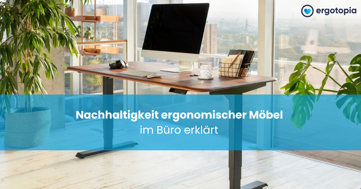 Höhenverstellbarer Schreibtisch mit Holzplatte und iMac vor großer Fensterfront in luftiger Bürolage