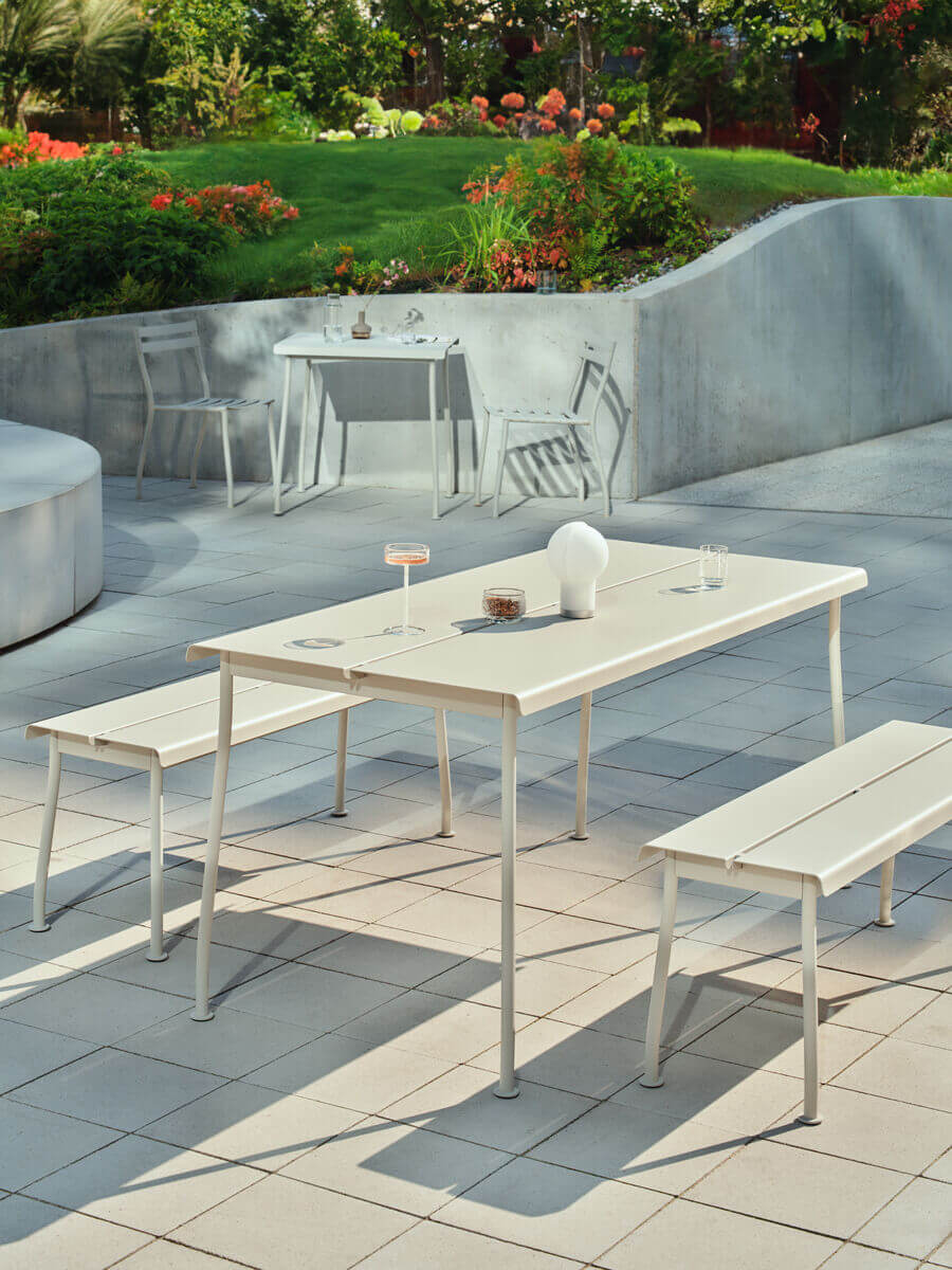 Outdoor-Gartentisch: Rostfrei & UV-beständig
